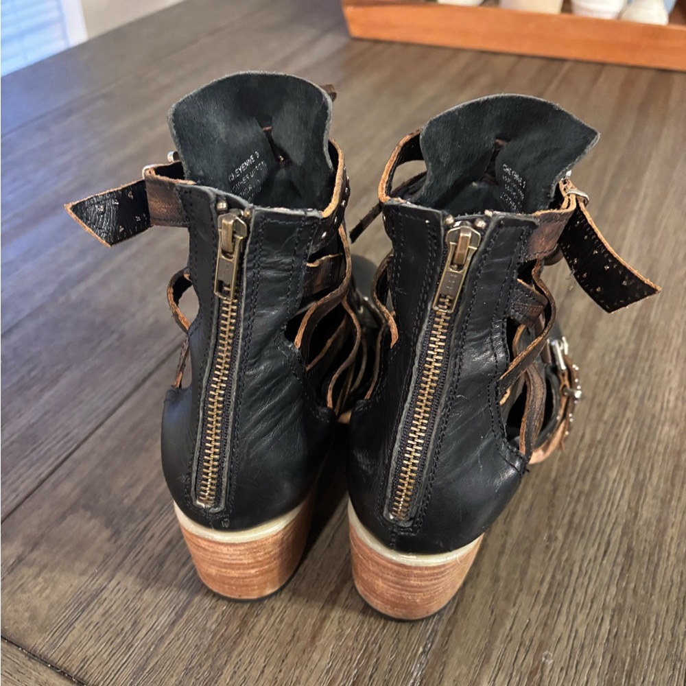 Freebird Black and Brown Lace-Up Boots - Picture 3 of 7